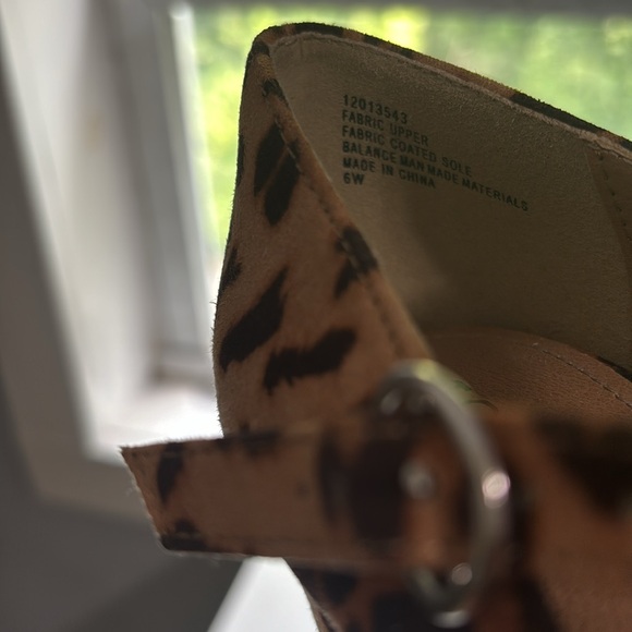 Mary Jane Leapoard Pump - Picture 4 of 9